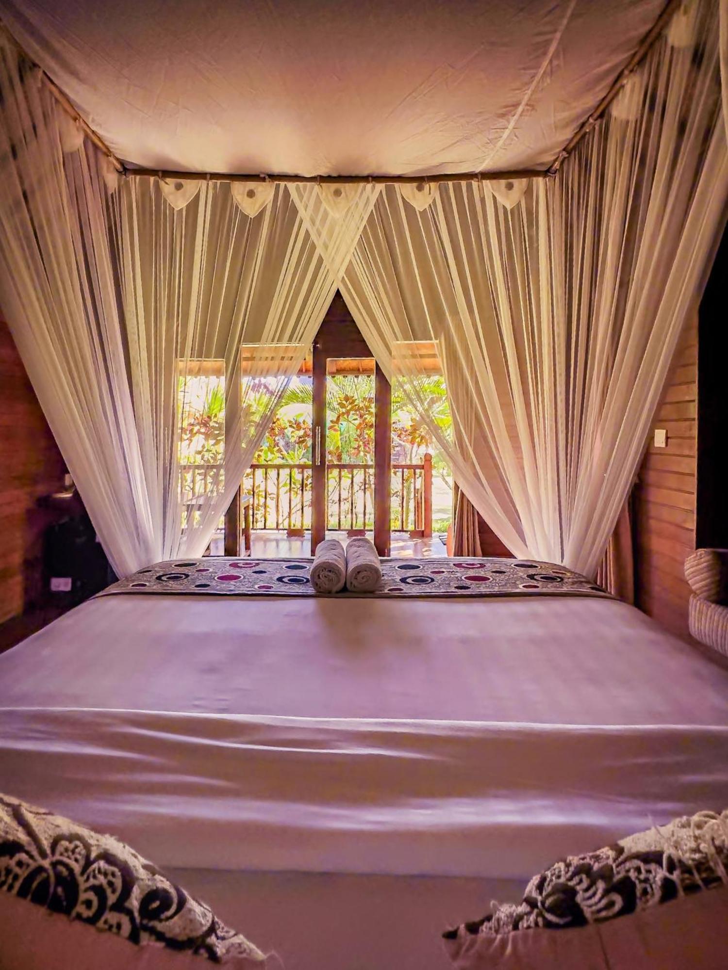 レンボンガン島 ザ シーマン ガーデン ハッツ Bed & Breakfast エクステリア 写真