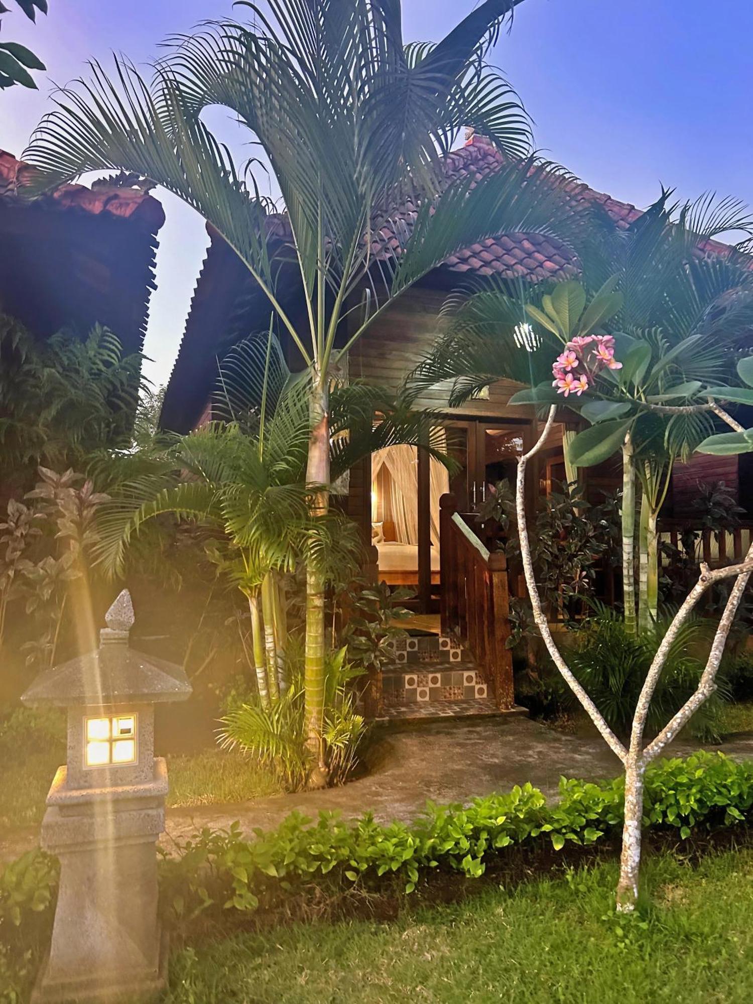 レンボンガン島 ザ シーマン ガーデン ハッツ Bed & Breakfast エクステリア 写真